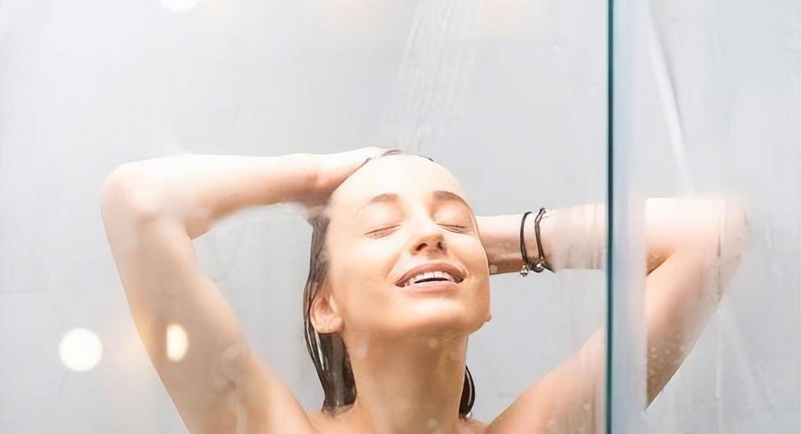 女人自慰喷水翻白浆是免费看:最新乐视电视,探索女性自我愉悦的世界，乐视电视的最新呈现与女性自慰体验探讨