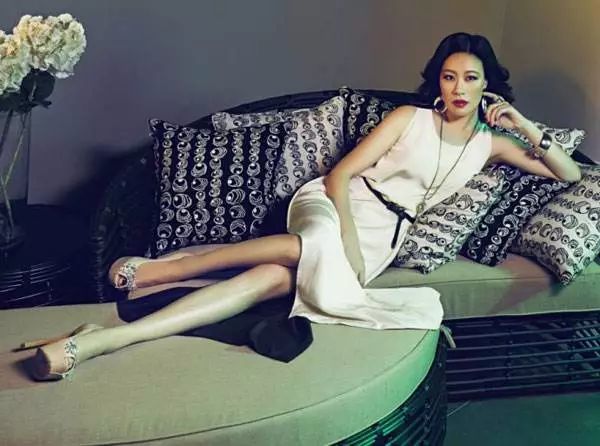 午夜丰满少妇性开放视频:11-17-27-28-32-47N：24,午夜丰满少妇的开放世界，探索真实与幻想的交织