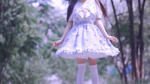 小仙女jk情趣白丝喷水视频:08-13-18-41-45-46M：11,小仙女JK情趣白丝喷水视频的魅力探索