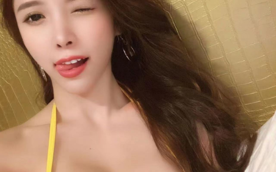 丰满少妇被猛男猛烈进入久久:02-03-25-27-46-47X：43,丰满少妇与猛男的激烈交融，一场情感的深度碰撞