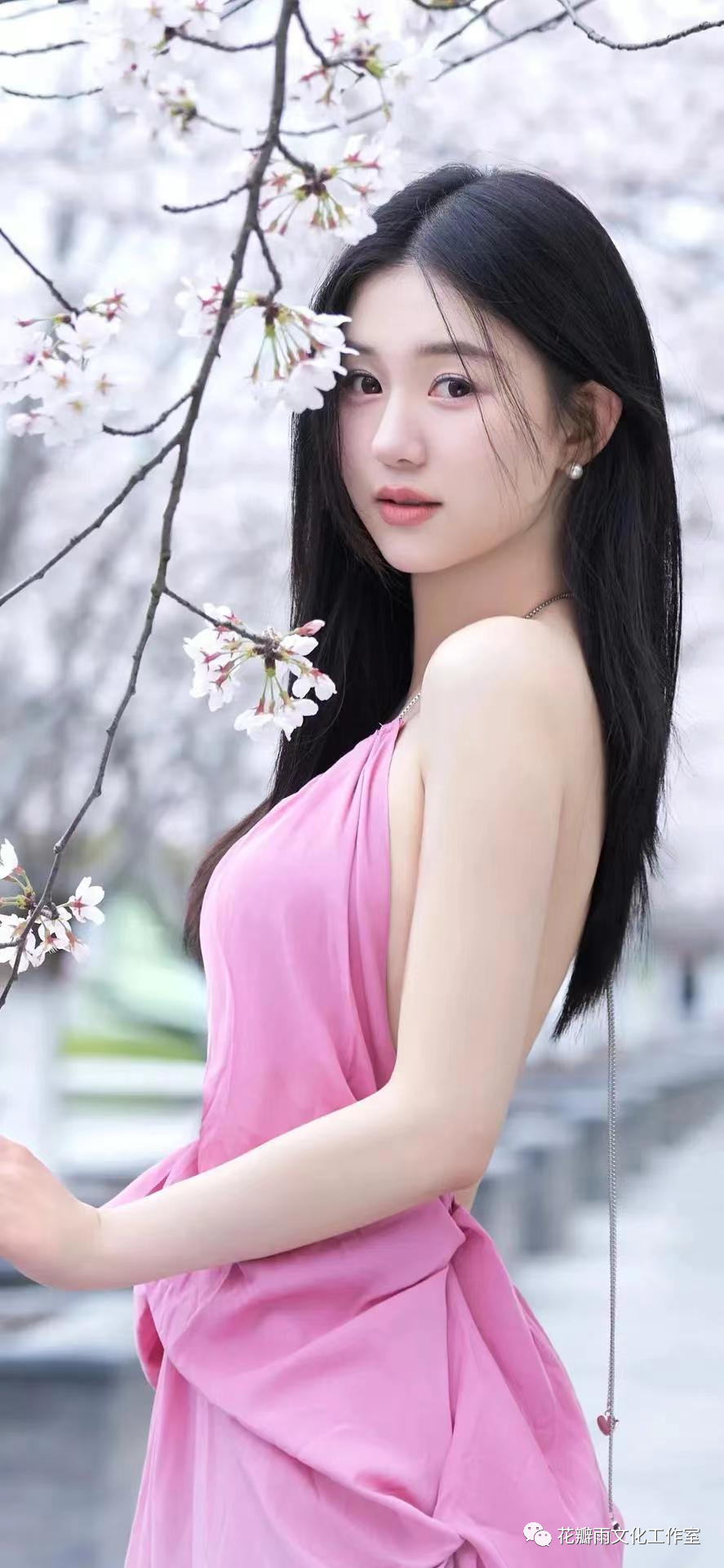 婷婷五月深爱憿情网六月综合:01-17-19-30-45-48W：02,婷婷的深情五月与激情六月，一场情感的交织与综合体验