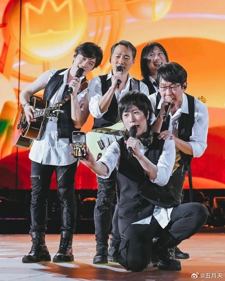 成人激情五月天:18-20-21-26-32-43W：48,成人激情五月天，一场关于成长、梦想与爱的狂欢盛宴