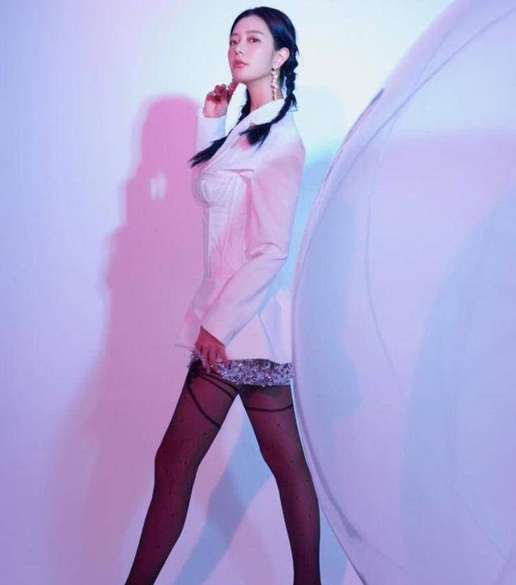 美腿制服丝袜国产亚洲:08-09-16-21-23-40Y：03,美腿、丝袜与亚洲魅力，探索国产时尚的新篇章