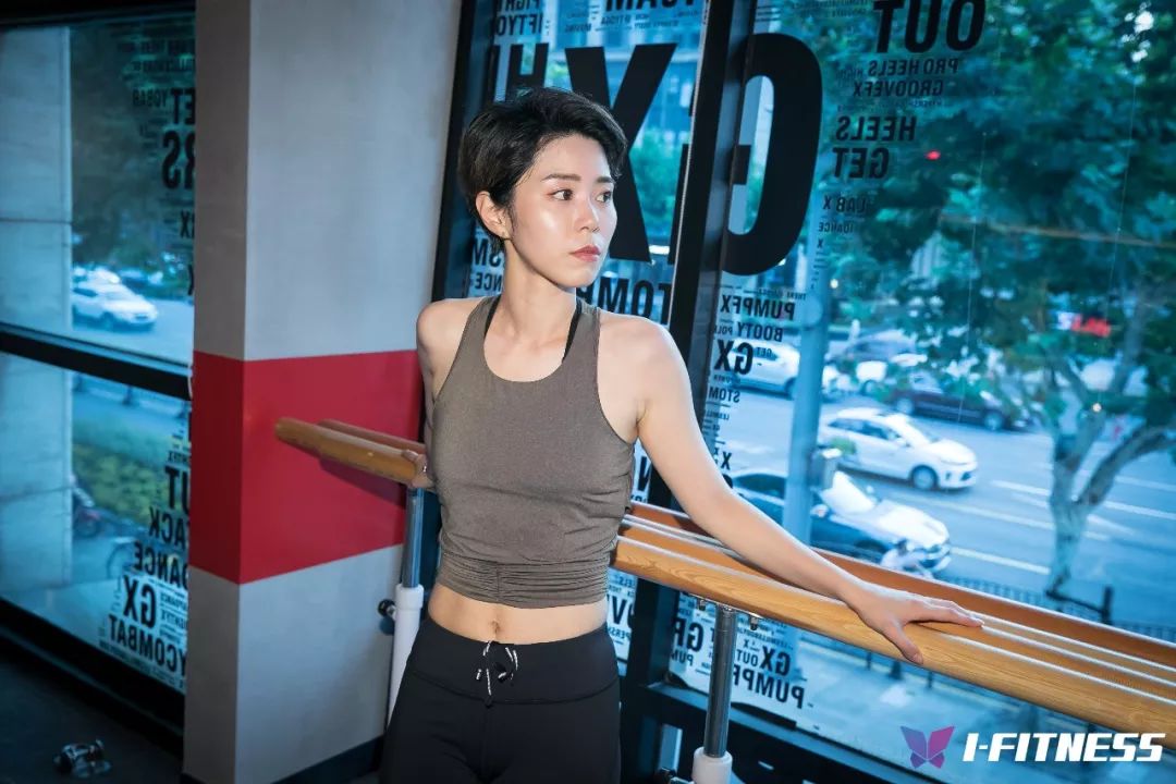 日本一区二区三区爆乳:08-10-30-31-34-40A：41,探索日本成人娱乐产业，一区二区三区爆乳现象与评级系统