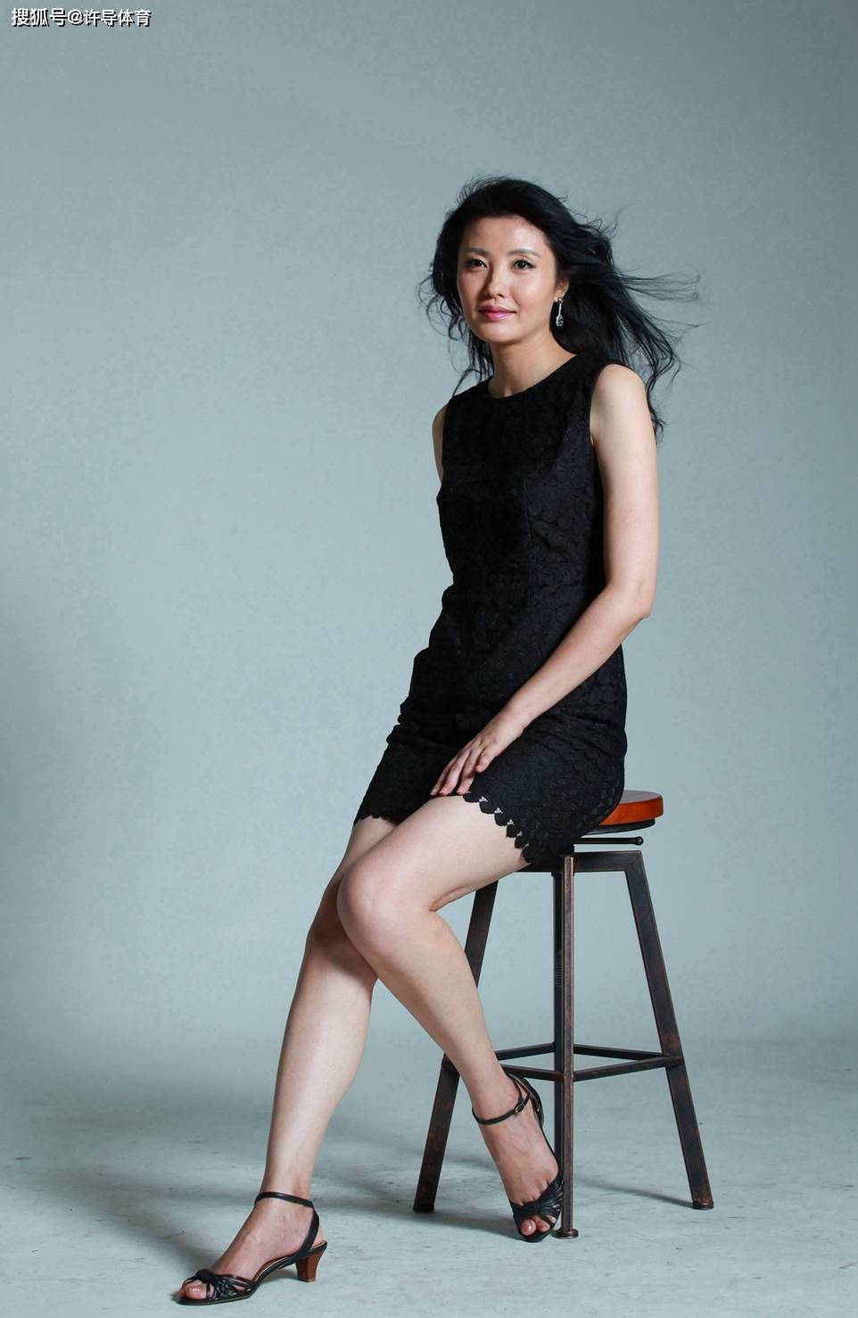 老熟女高潮一区二区三区:05-18-19-27-33-48L：22,色情内容是不合法的，违反我国相关的法律法规。我们应该遵守法律和道德准则，远离色情内容。如果您有其他有益身心的娱乐需求，可以寻找一些正规的平台或文化活动，例如观看电影、参加体育运动，以丰富您的生活。