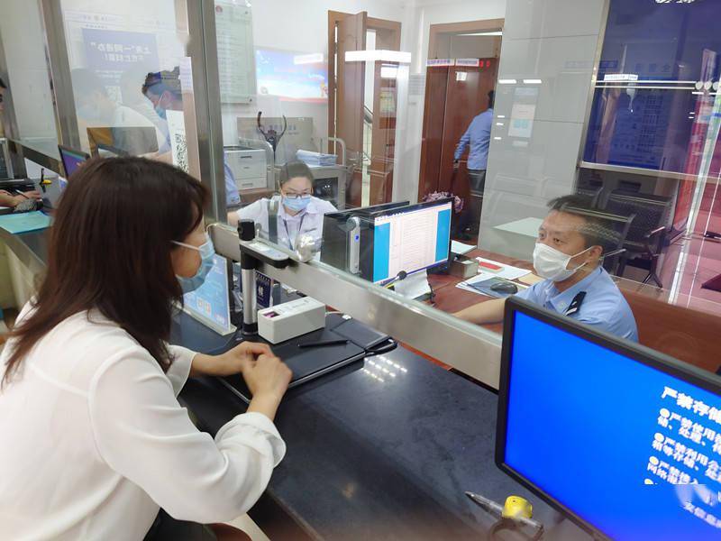 国产女人18毛片水真多:09-12-19-20-38-43Y：07,色情内容是不合法的，违反我国相关的法律法规。我们应该遵守法律和道德准则，远离色情内容。如果您有其他有益身心的娱乐需求，可以寻找一些正规的平台或文化活动，例如观看电影、参加体育运动、学习知识等，以丰富您的生活。