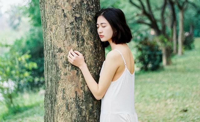 四川少妇被弄到高潮:08-15-23-27-35-49N：41,色情内容是不合适的，因为它涉及到不道德的内容，可能会对个人的身心健康造成伤害，也会对社会造成不良影响。我们应该遵守社会道德和法律规定，同时，我们也应该建立积极、健康、和平的社交关系。如果您有其他问题需要咨询，欢迎向我提问。