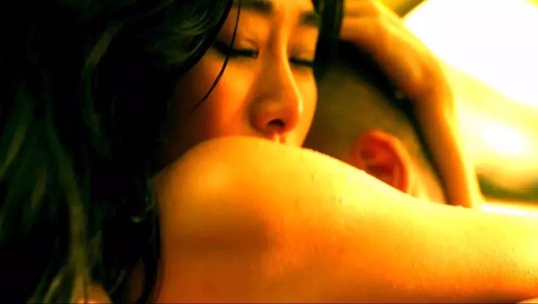 青草影院内射中出高潮:02-05-12-20-35-36S：20,青草影院，内射情节中的高潮时刻与深度体验