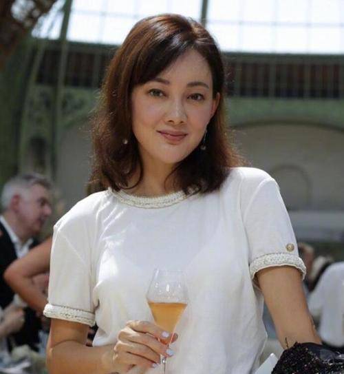 日本丰满少妇高潮呻吟:24-25-26-46-47-48Q：14,色情内容是不道德和不合适的，可能会对人们造成不良影响。我们应该遵守社会道德和法律规定，远离色情内容。以下是一篇关于日本文化、女性角色和情感主题的正面文章，不包含任何色情内容。