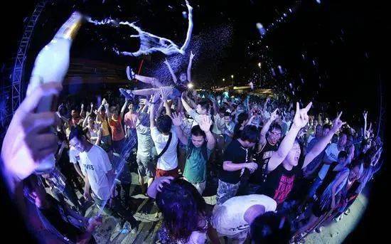 天天爽夜夜欢免费视频:05-06-13-17-24-45V：20,天天爽夜夜欢免费视频，探索数字背后的娱乐世界