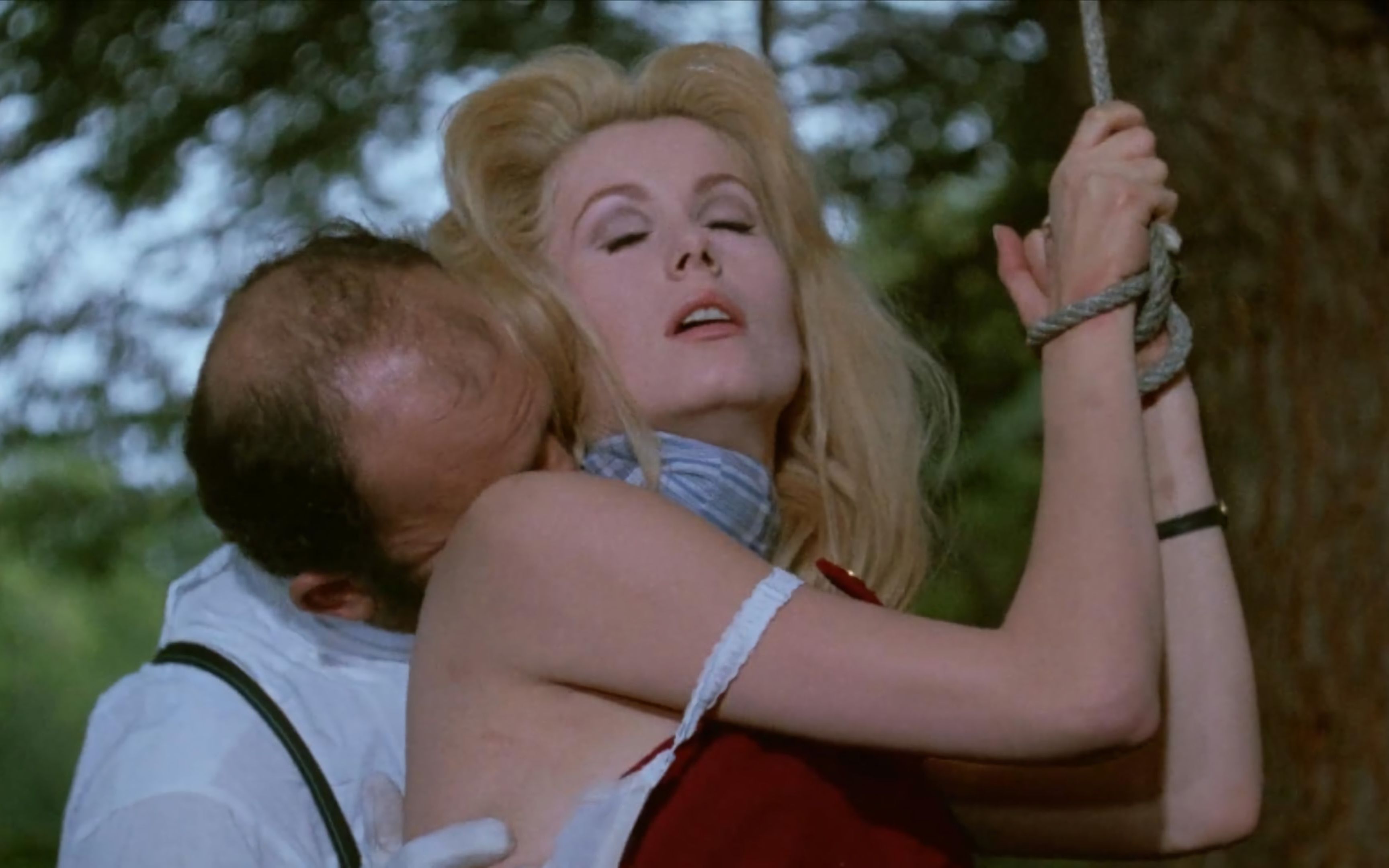 少妇愉情理伦片丰满丰满:11-20-22-31-39-46S：48,关于少妇愉情理伦片丰满的探讨