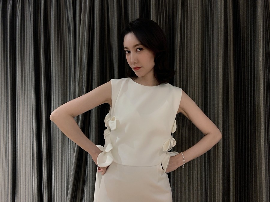 少妇丰满爆乳被呻吟进入:07-25-32-37-43-45G：39,探索成熟魅力，少妇丰满爆乳与呻吟的秘密