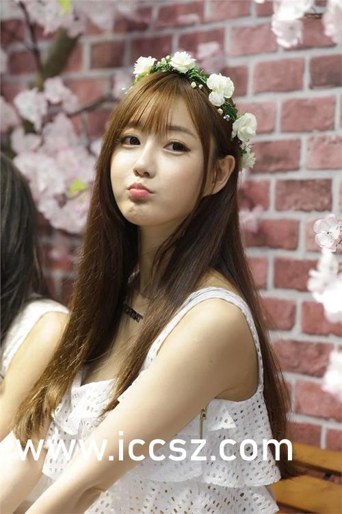 free性开放小少妇:04-11-21-26-41-47L：14,当代社会中的性开放观念与个体选择，以Free性开放小少妇为视角