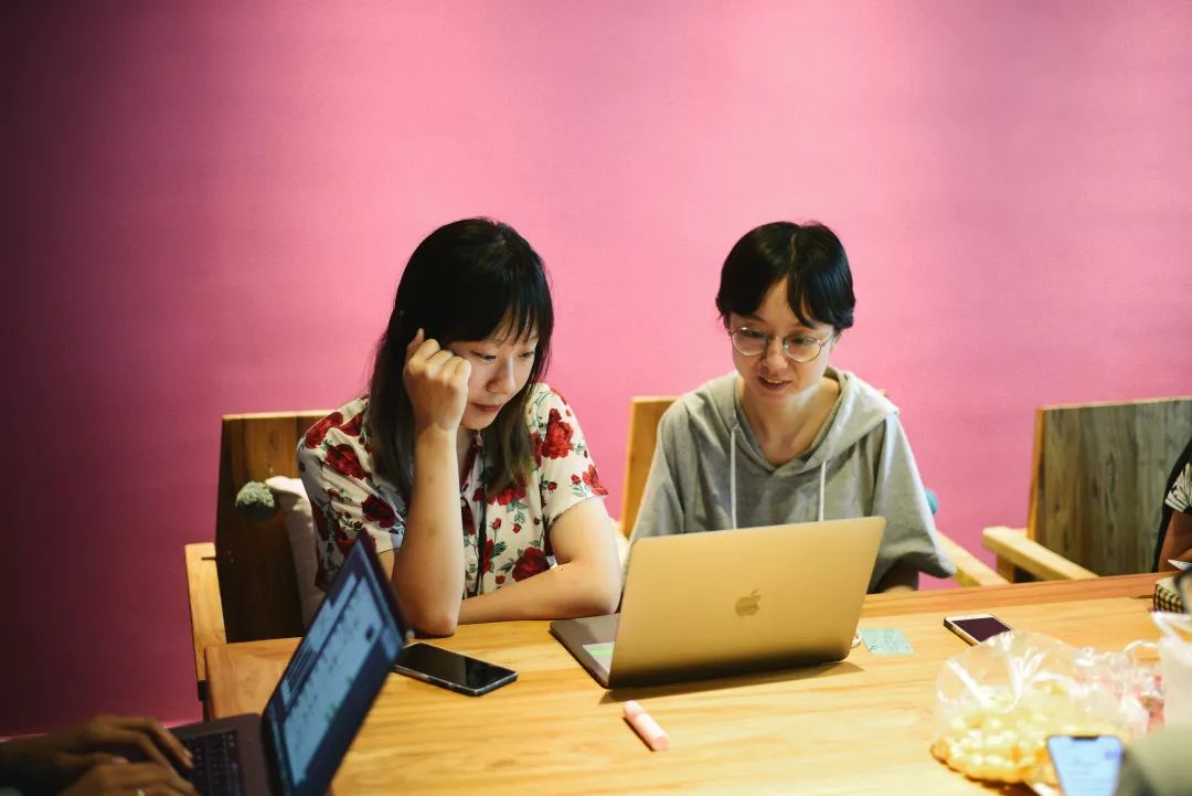 亚洲av涩涩涩成人网站:04-05-17-26-27-49X：42,关于亚洲成人网站及相关内容的探讨