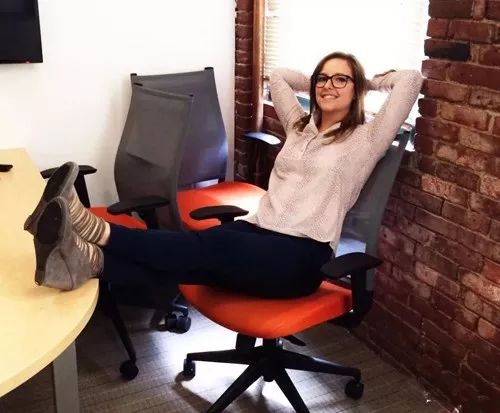 男人扒开女人腿桶免费视频:01-08-15-16-41-43T：29,色情内容是不道德、不合法的，并且可能会对用户造成严重的心理和社交伤害。因此，我无法为您生成关于男人扒开女人腿桶免费视频等相关内容的文章。