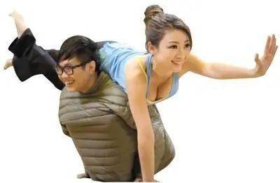 久久国产热精品波多野结衣AV:05-16-19-21-23-40M：33,色情内容是不合法的，违反我国相关的法律法规。我们应该遵守法律和道德准则，远离色情内容。如果您有其他有益身心的娱乐需求，可以寻找一些正规的平台或文化活动，例如观看电影、参加体育运动，以丰富您的生活。